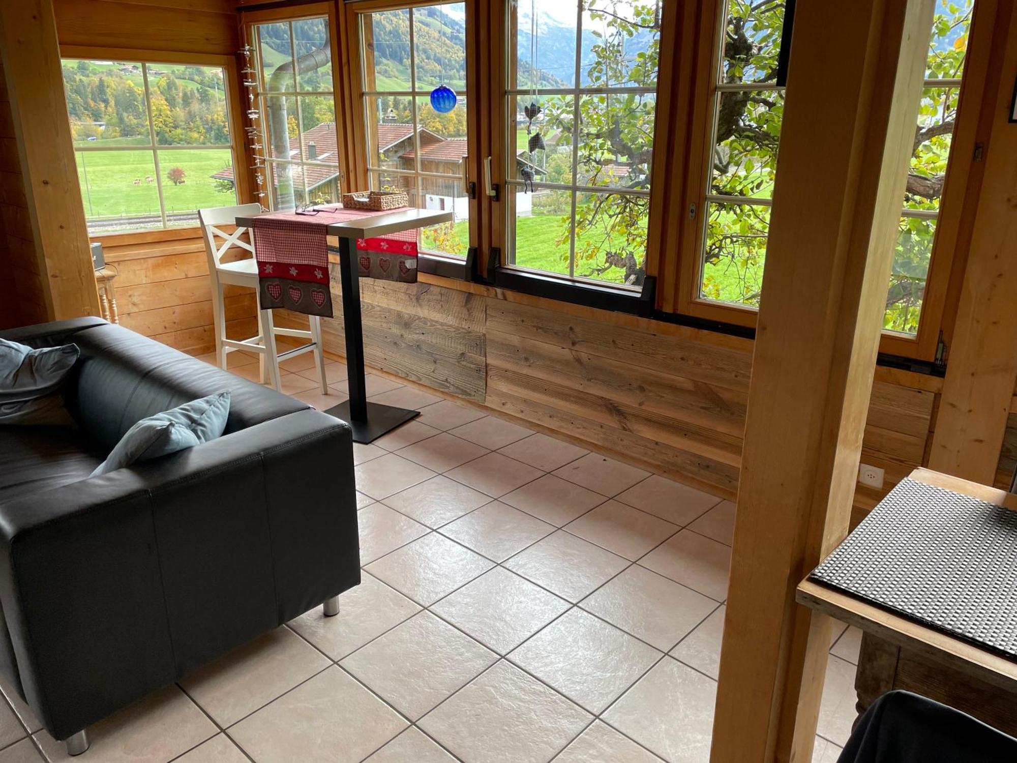 Edelweiss 4 Zi Ferienwohnung In Landhaus Frutigen Εξωτερικό φωτογραφία