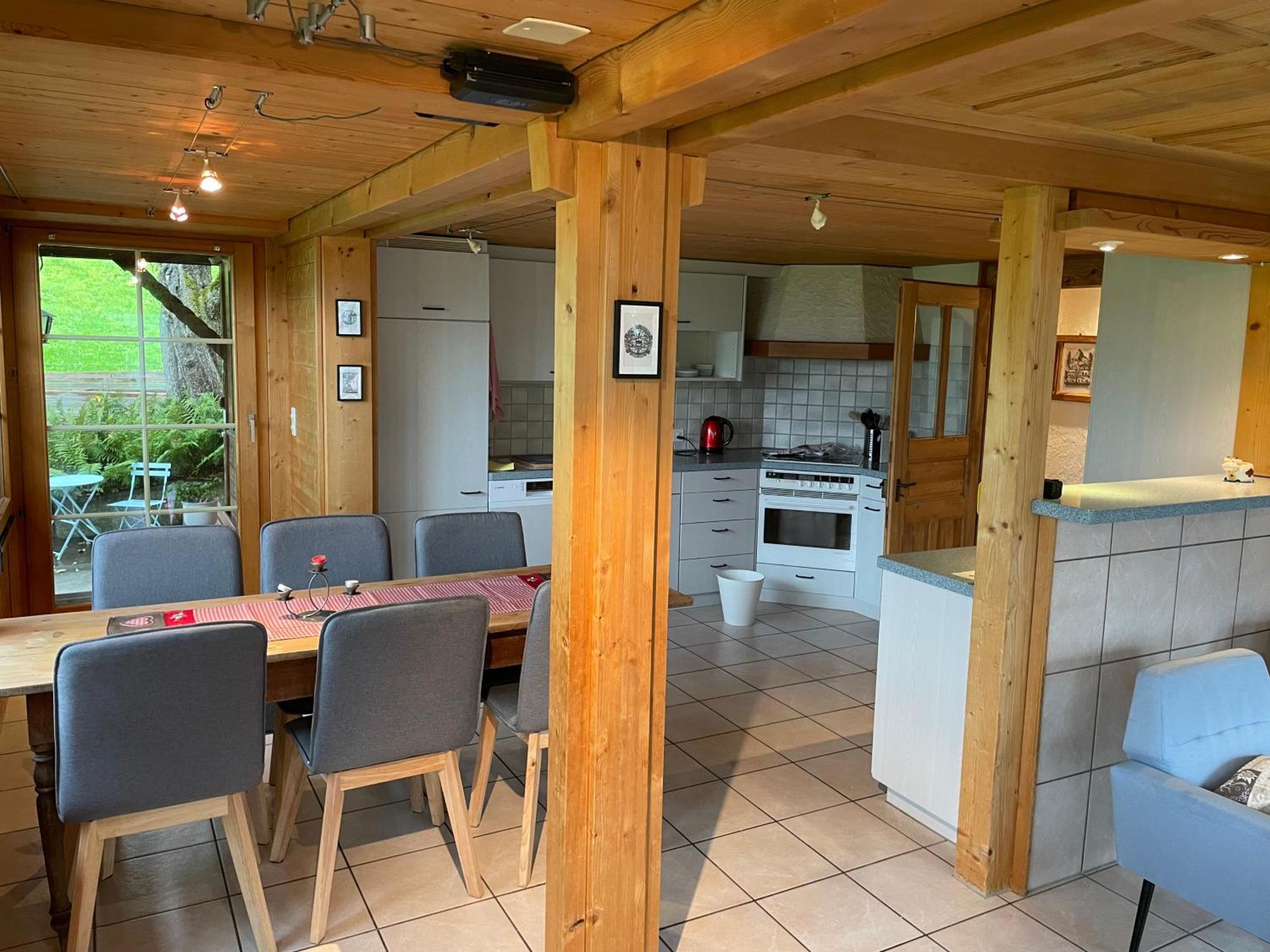 Edelweiss 4 Zi Ferienwohnung In Landhaus Frutigen Εξωτερικό φωτογραφία