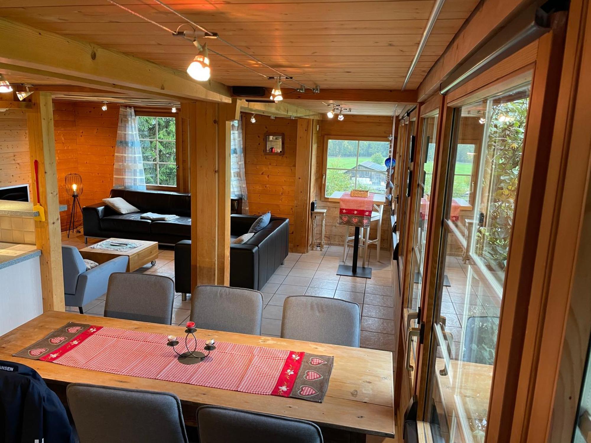 Edelweiss 4 Zi Ferienwohnung In Landhaus Frutigen Εξωτερικό φωτογραφία